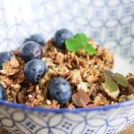 granola med honning, havregryn og nødder