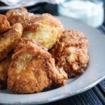 Southern fried chicken med blå ostedip