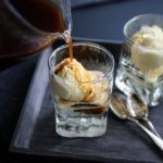 Affogato: Vaniljeis druknet i stærk kaffe