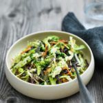 Kyllingesalat med spidskål og pesto Kyllingesalat med spidskål og pesto