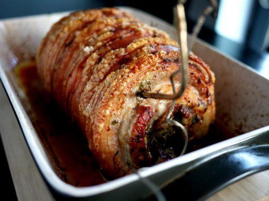 øjenbryn Bourgogne Fødested Porchetta - langtidsstegt italiensk rullesteg med friske urter -  Foodfanatic.dk