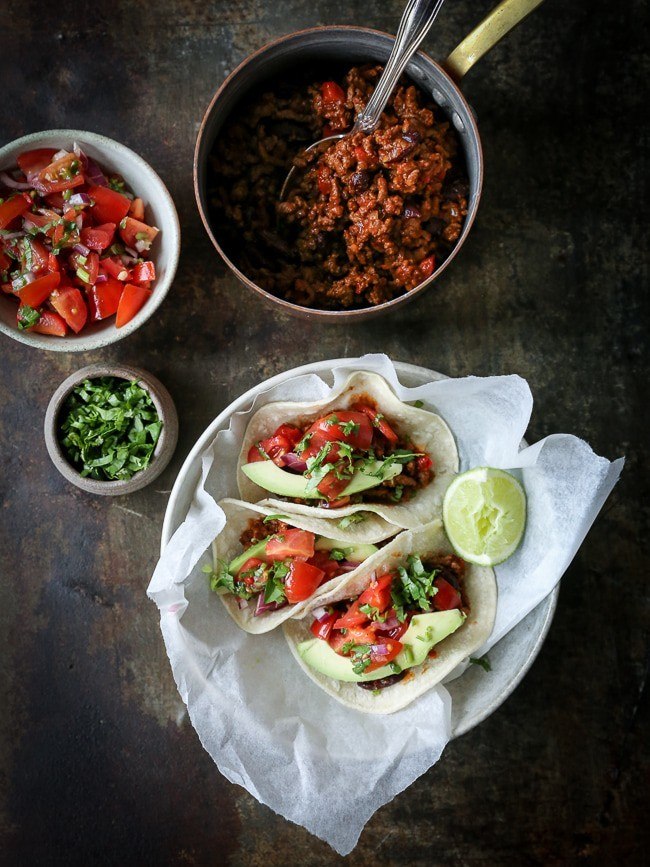 Tacos med oksekød, bønner, og avocado lynhurtig opskrift