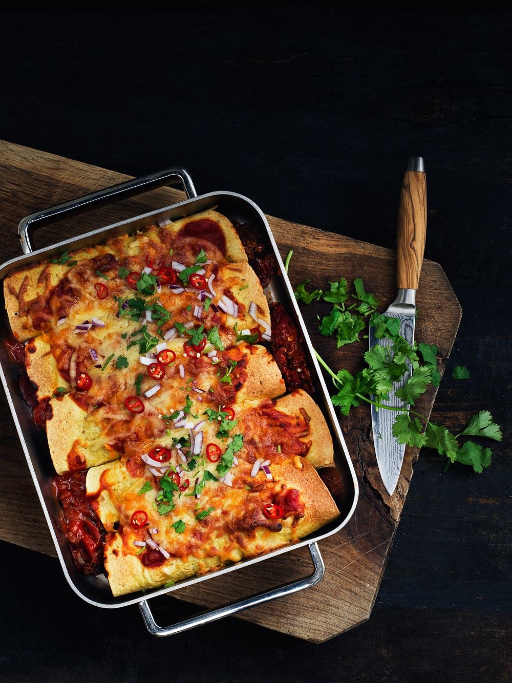 enchiladas med oksekød, peberfrugt og bønner