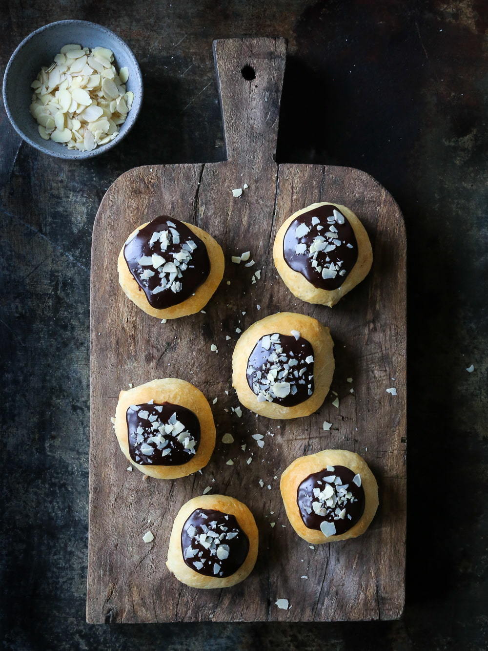 fastelavnsboller med chokolade