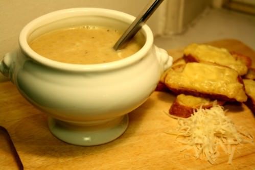 Hvidløgssuppe