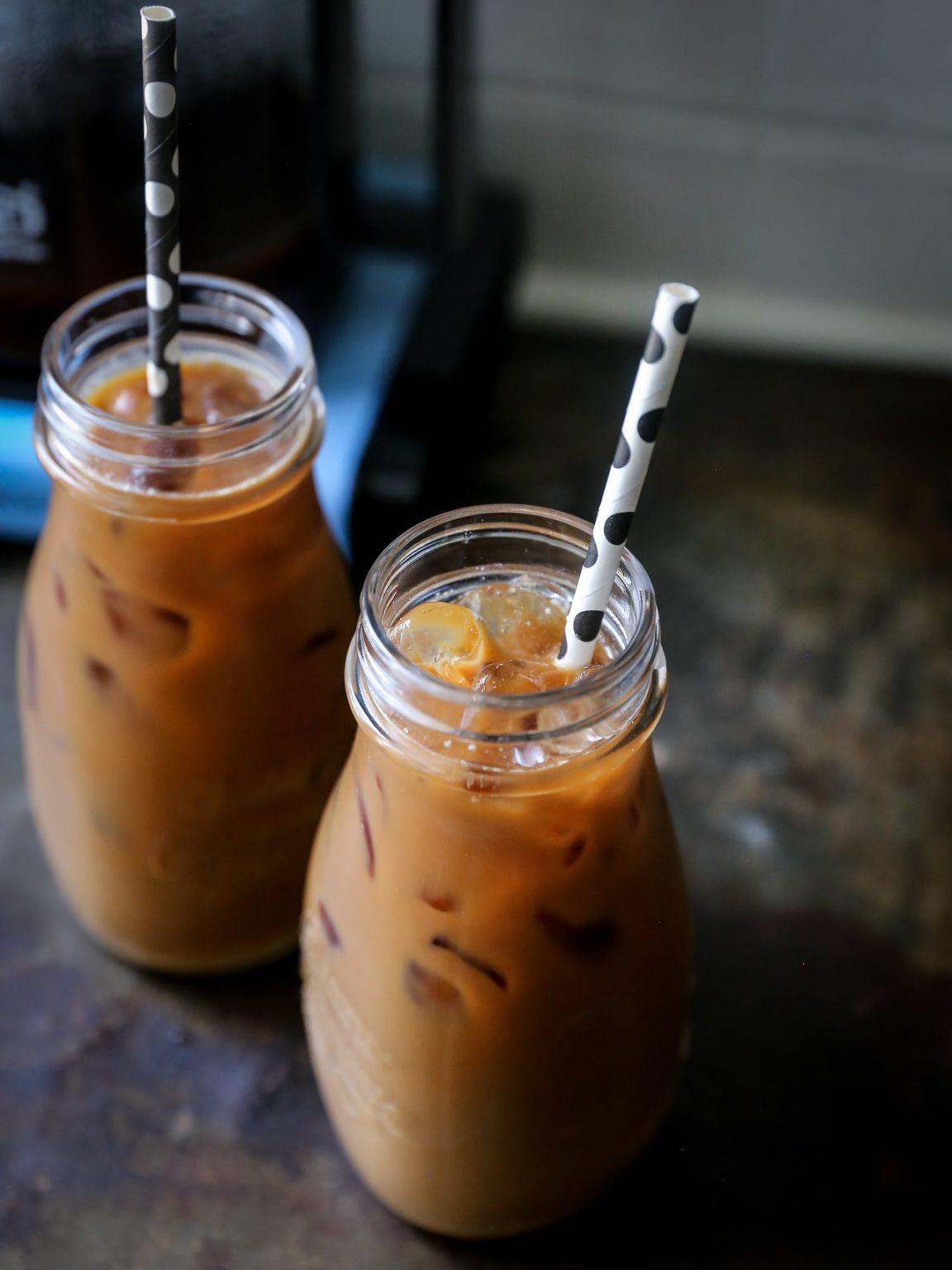 Juice med æble, selleri og spinat