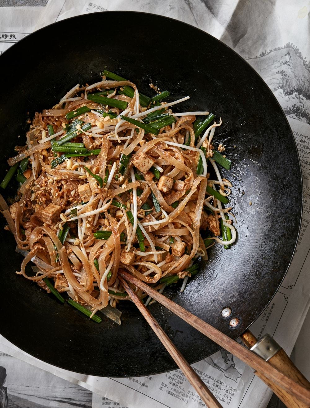 pad thai med tofu - grøn version af thailandske stegte nudler